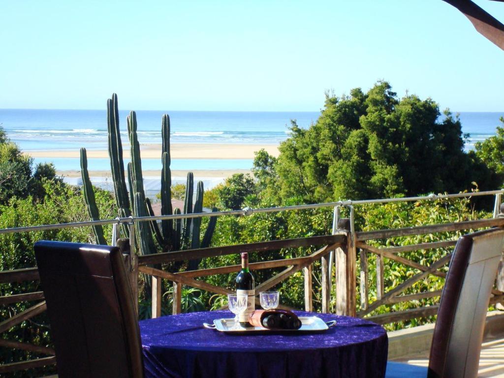 A Whale Of A View Bed & Breakfast เพลตเตนเบิร์กเบย์ ภายนอก รูปภาพ