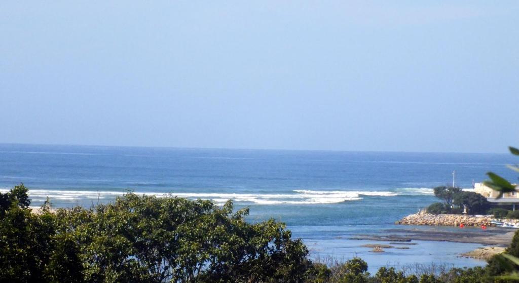 A Whale Of A View Bed & Breakfast เพลตเตนเบิร์กเบย์ ภายนอก รูปภาพ